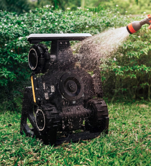 LUBA mini 2 AWD 1000 robotická sekačka