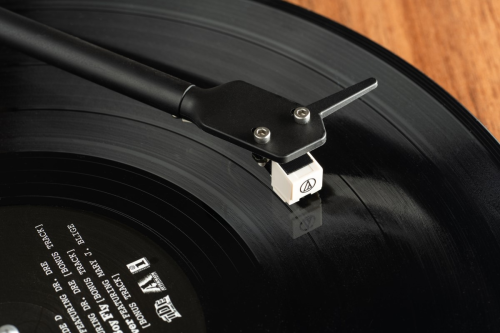Pro-Ject E1 + AT3600L - Walnut