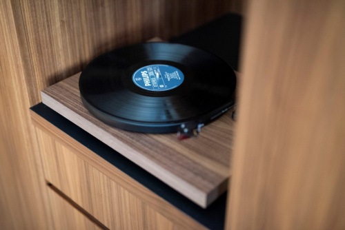 Pro-ject Debut Carbon Evo + 2MRed - Walnut